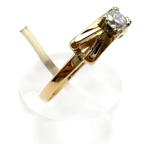 anillo solitario de oro 18 kt y zafiro blanco anillo solitario de oro 18 kt y zafiro blanco