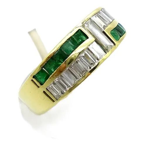 anillo de oro 18kt brillantes carre y esmeraldas naturales anillo de oro 18kt brillantes carre y esmeraldas naturales