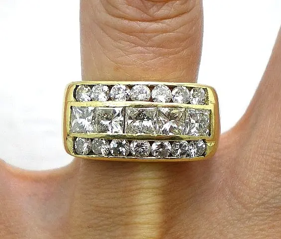anillo de oro 18 kt y brillantes 2.87 ct anillo de oro 18 kt y brillantes 2.87 ct