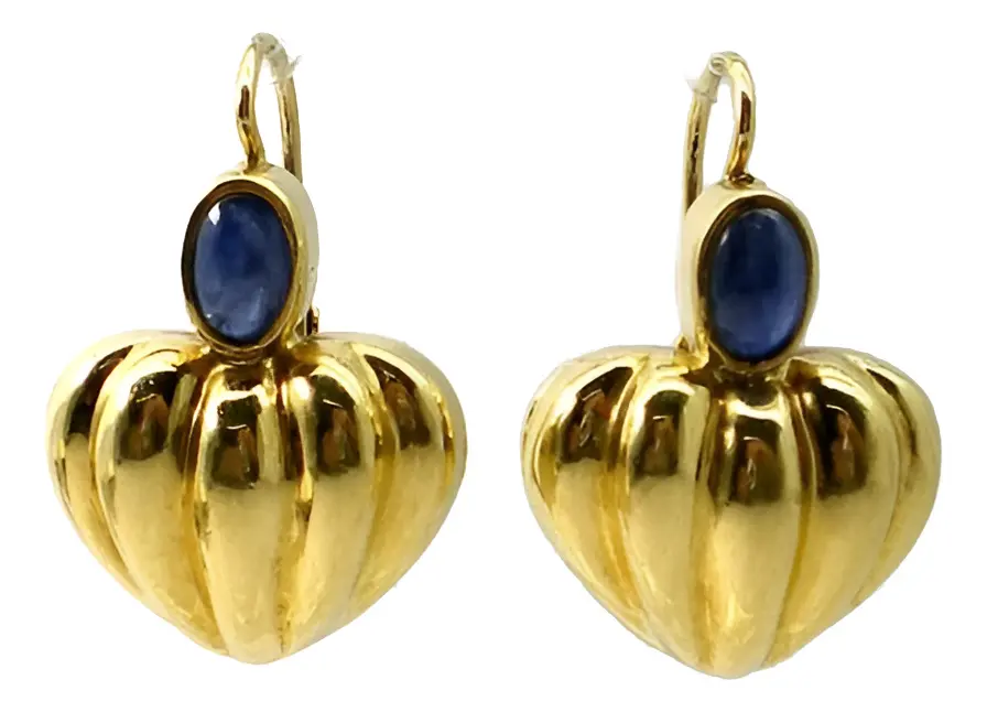 par de aros de oro 18 kt corazon y zafiros azul par de aros de oro 18 kt corazon y zafiros azul