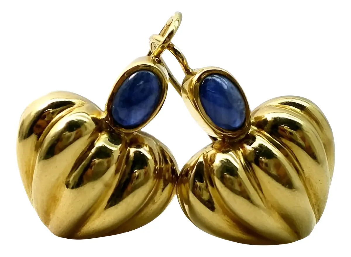 par de aros de oro 18 kt corazon y zafiros azul par de aros de oro 18 kt corazon y zafiros azul