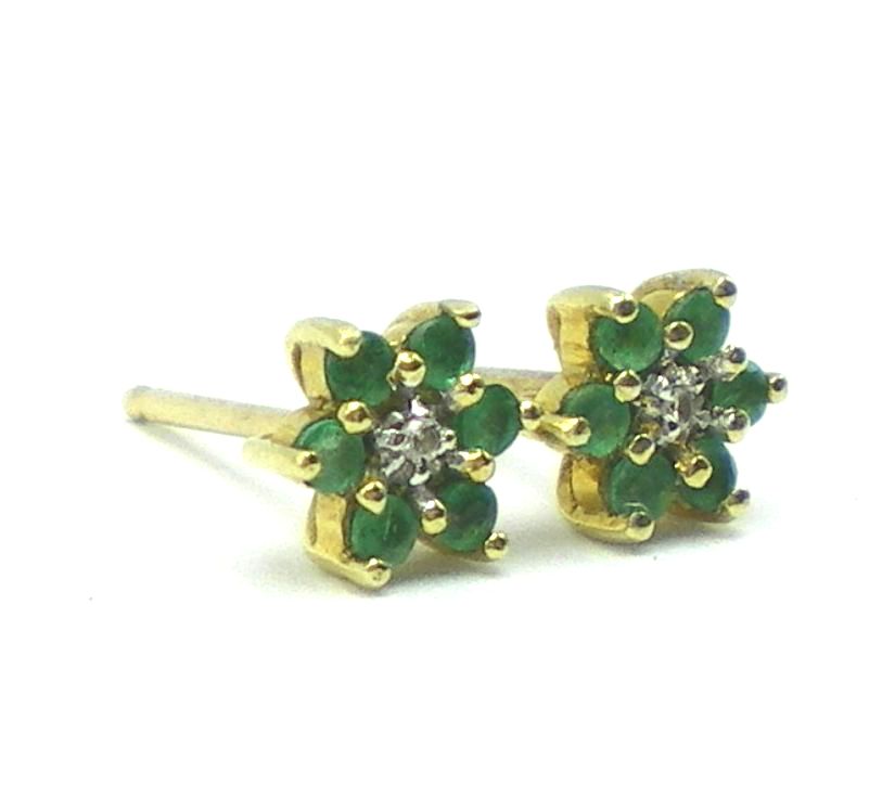 par de aros rosetas de oro 18 kt brillantes y esmeraldas naturales par de aros rosetas de oro 18 kt brillantes y esmeraldas naturales