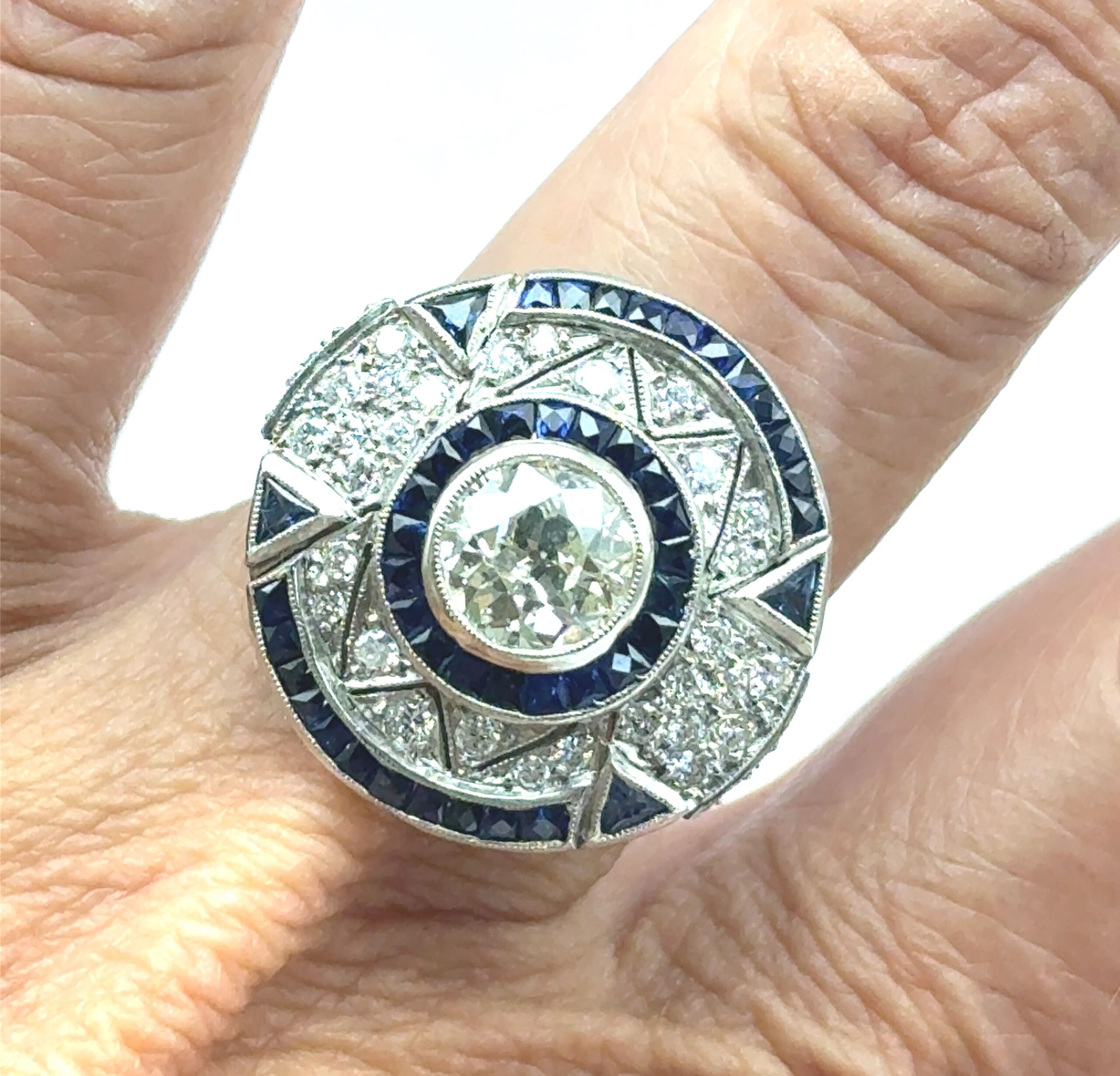 anillo de platino art deco zafiros azules naturales y brillantes anillo de platino art deco zafiros azules naturales y brillantes