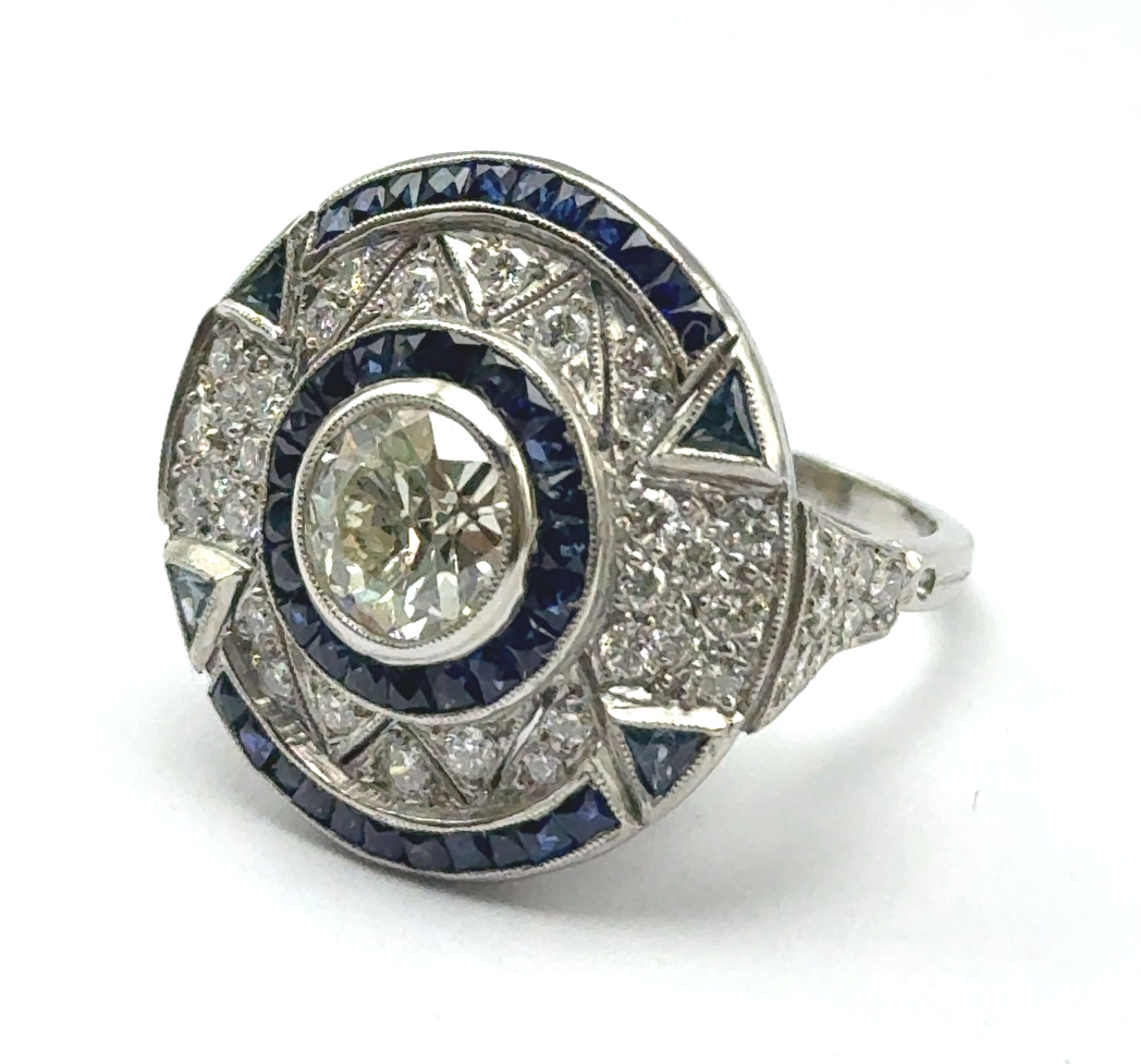 anillo de platino art deco zafiros azules naturales y brillantes anillo de platino art deco zafiros azules naturales y brillantes